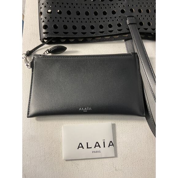 Alaia 'Mina' Black Leather 44 Textured Leather Tote - Picture 4 of 5